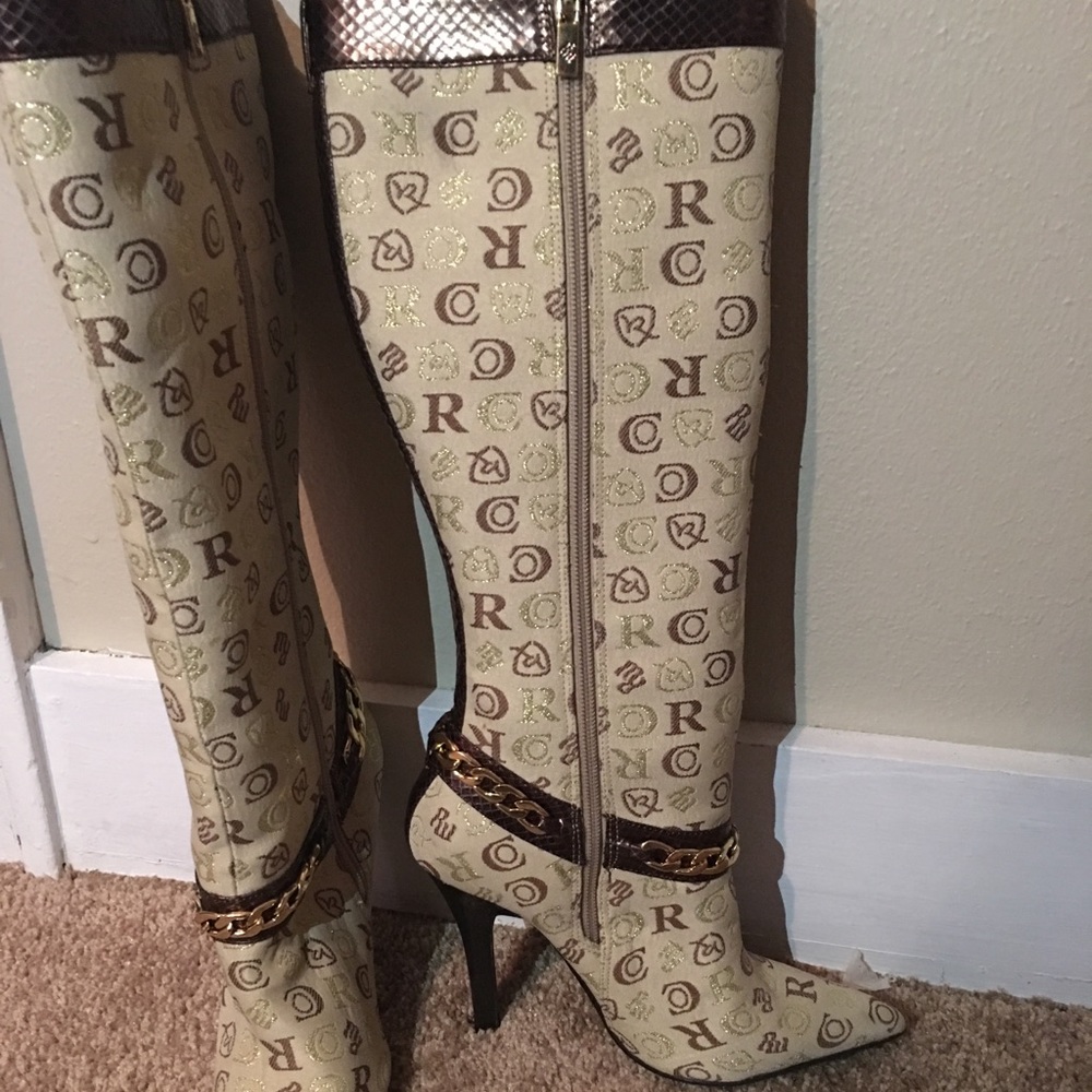 RocaWear Boots size 6